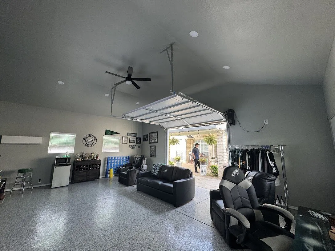 26x20 Grey and Green Tubular Steel Building in Red Oak, TX. 26x20 Grey and Green Tubular Steel Building in Red Oak, TX.