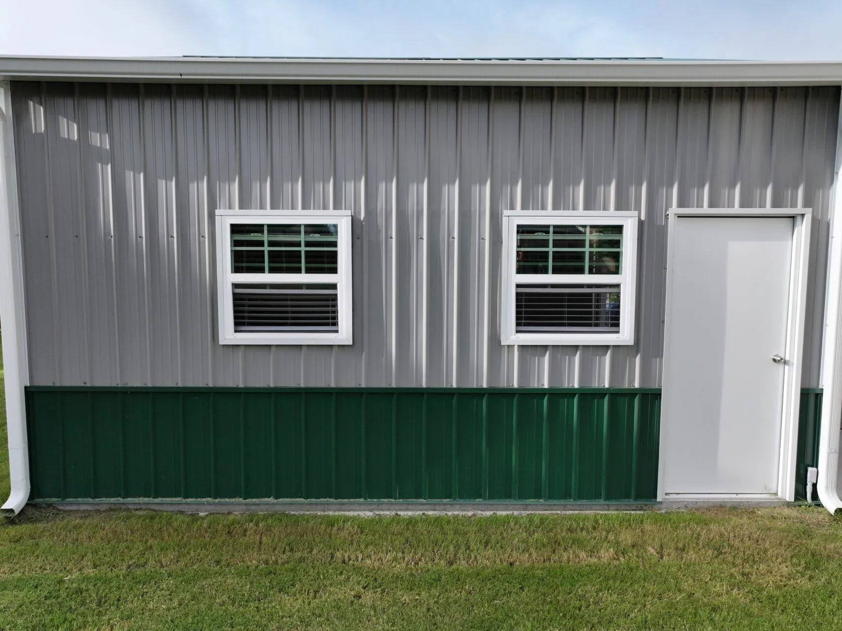 26x20 Grey and Green Tubular Steel Building in Red Oak, TX. 26x20 Grey and Green Tubular Steel Building in Red Oak, TX.