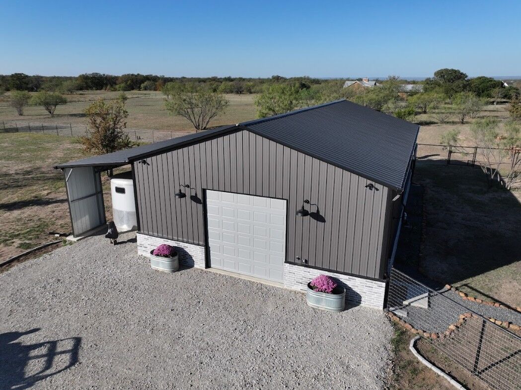 30x50 Custom Steel Horse Barn in Gordon, TX. 30x50 Custom Steel Horse Barn in Gordon, TX.