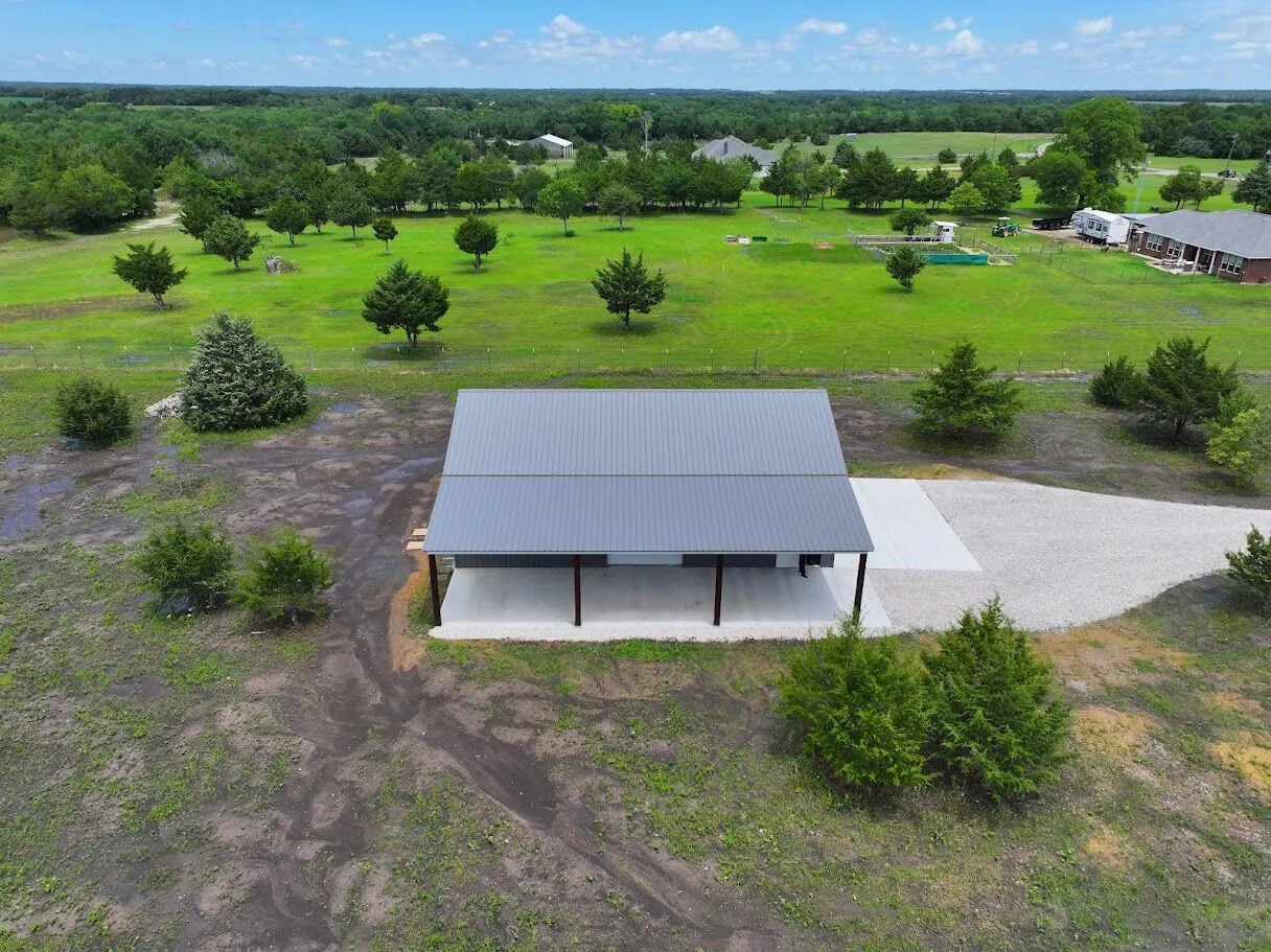 30x50 Tubular Metal Building in Whitewright, Texas 75491 | WolfSteel  Buildings, image size:1216x911