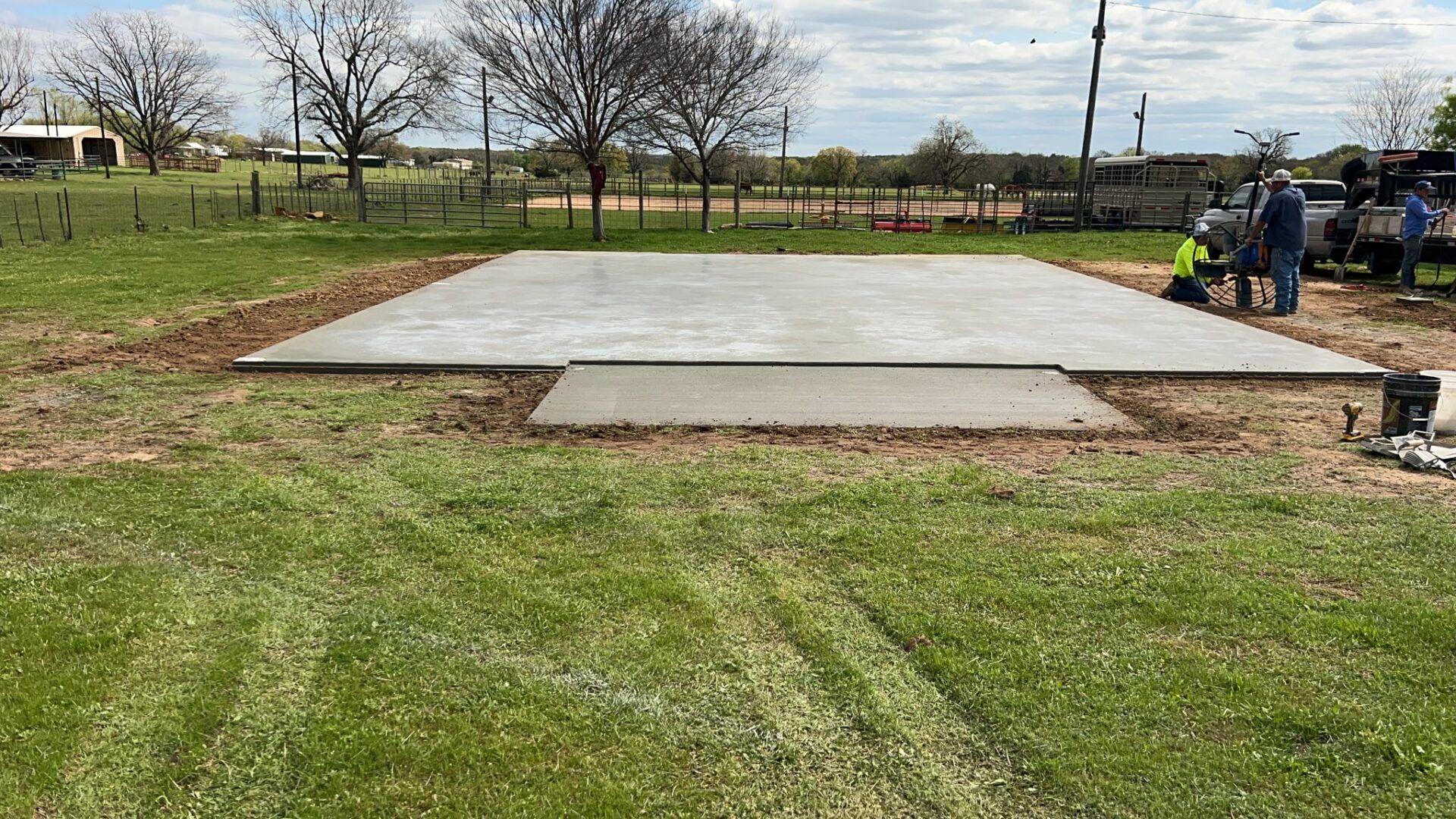 30x40 Red Iron Metal Building with Concrete Metal Building with Concrete