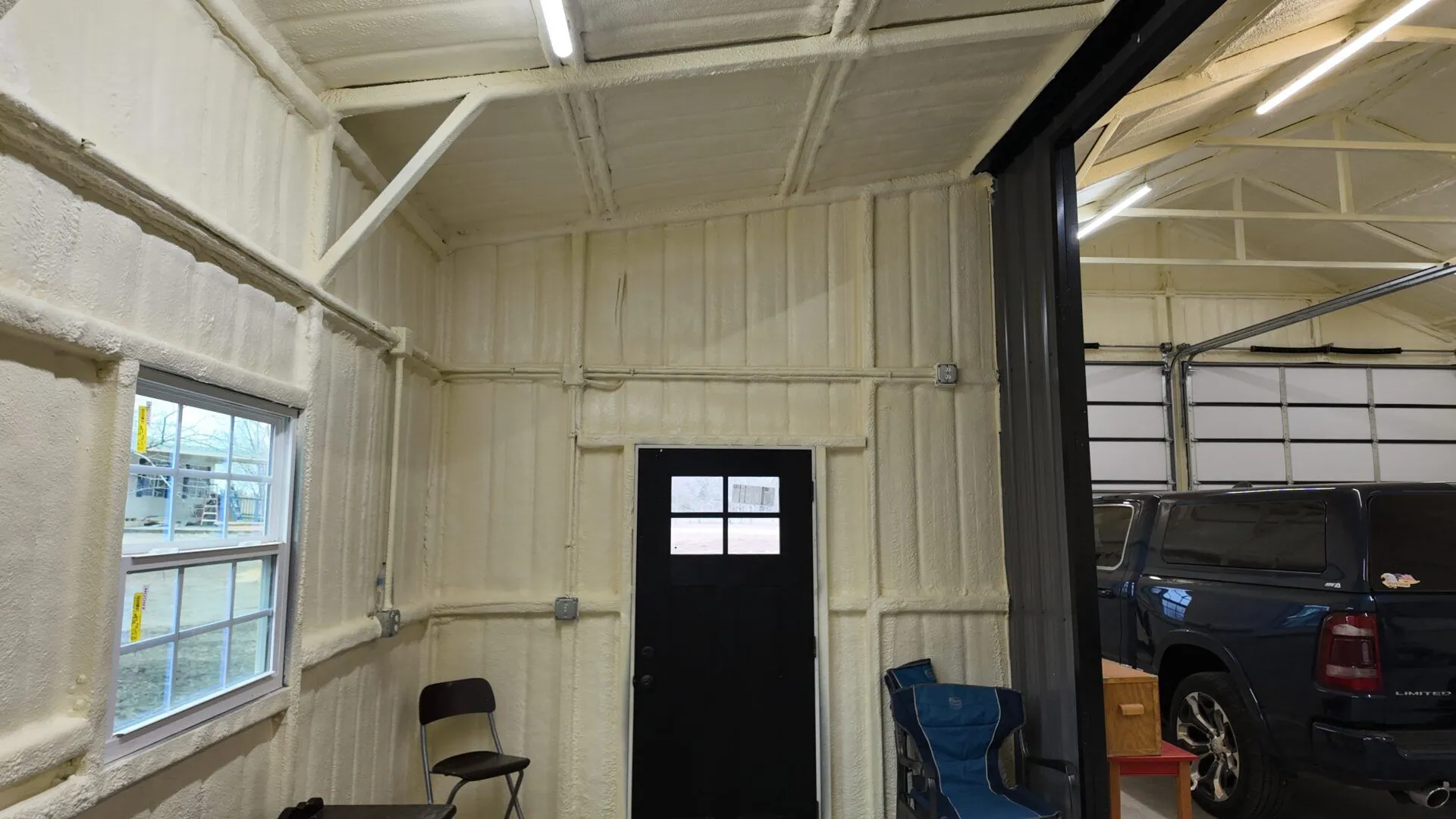 30x40 Metal Workshop with Custom Lean-to in Ennis, TX. 30x40 Metal Building with Custom Lean-to Porch in Ennis, TX.