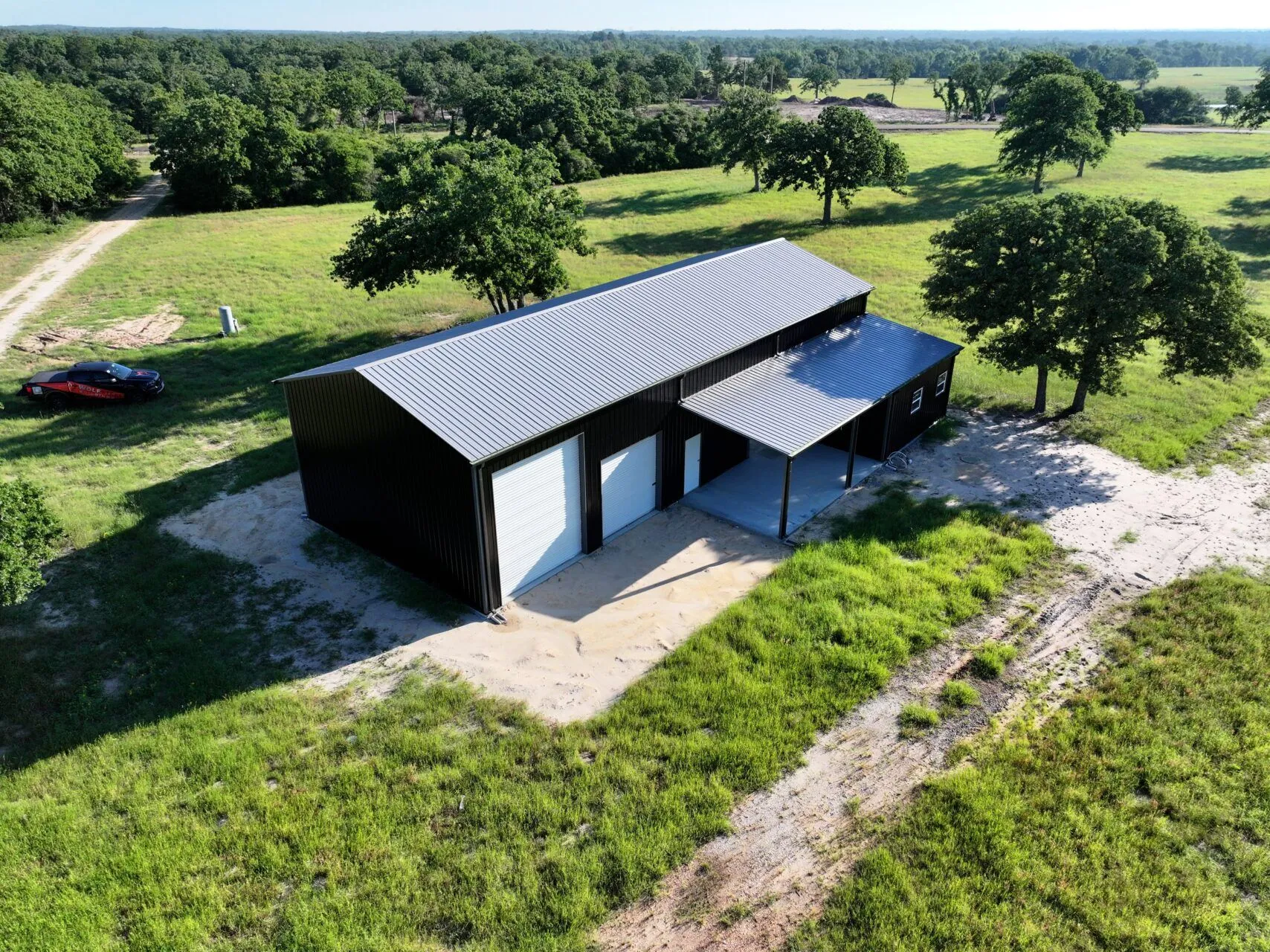 30x75 Tubular Metal Building with Dual Lean-tos in Marquez, TX. 30x75 Tubular Metal Building with Dual Lean-tos in Marquez, TX.