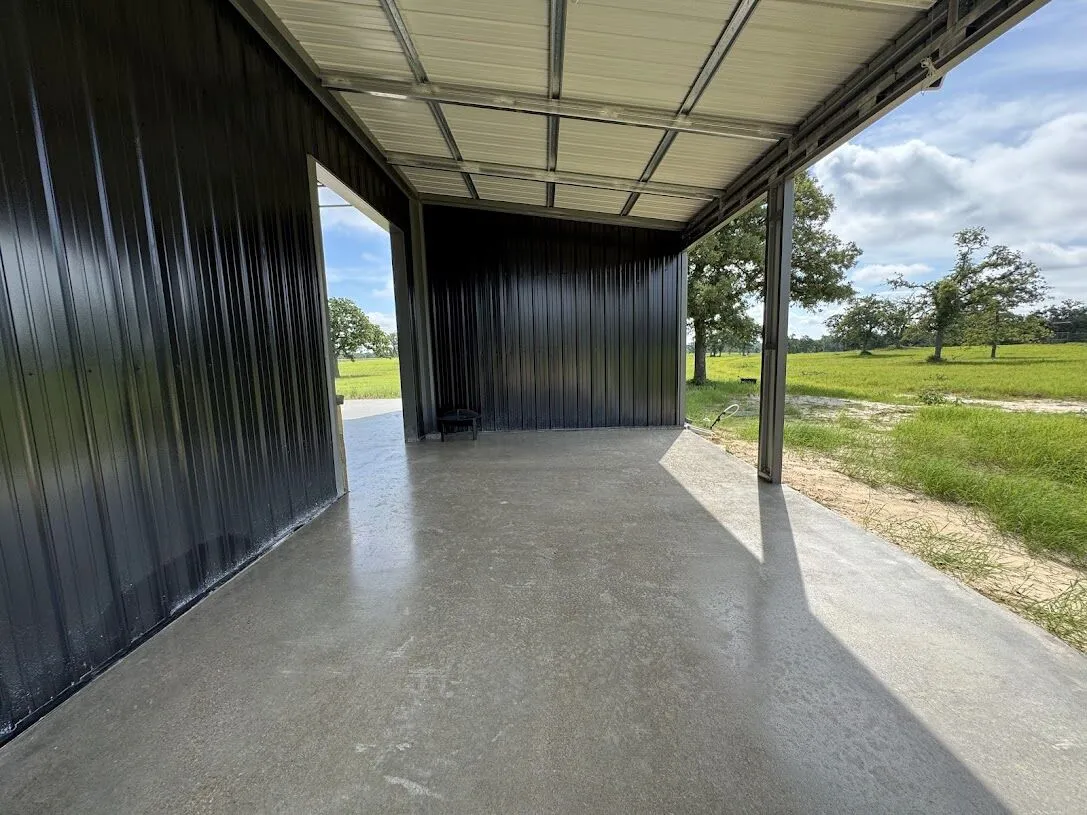 30x75 Tubular Metal Building with Dual Lean-tos in Marquez, TX. 30x75 Tubular Metal Building with Dual Lean-tos in Marquez, TX.