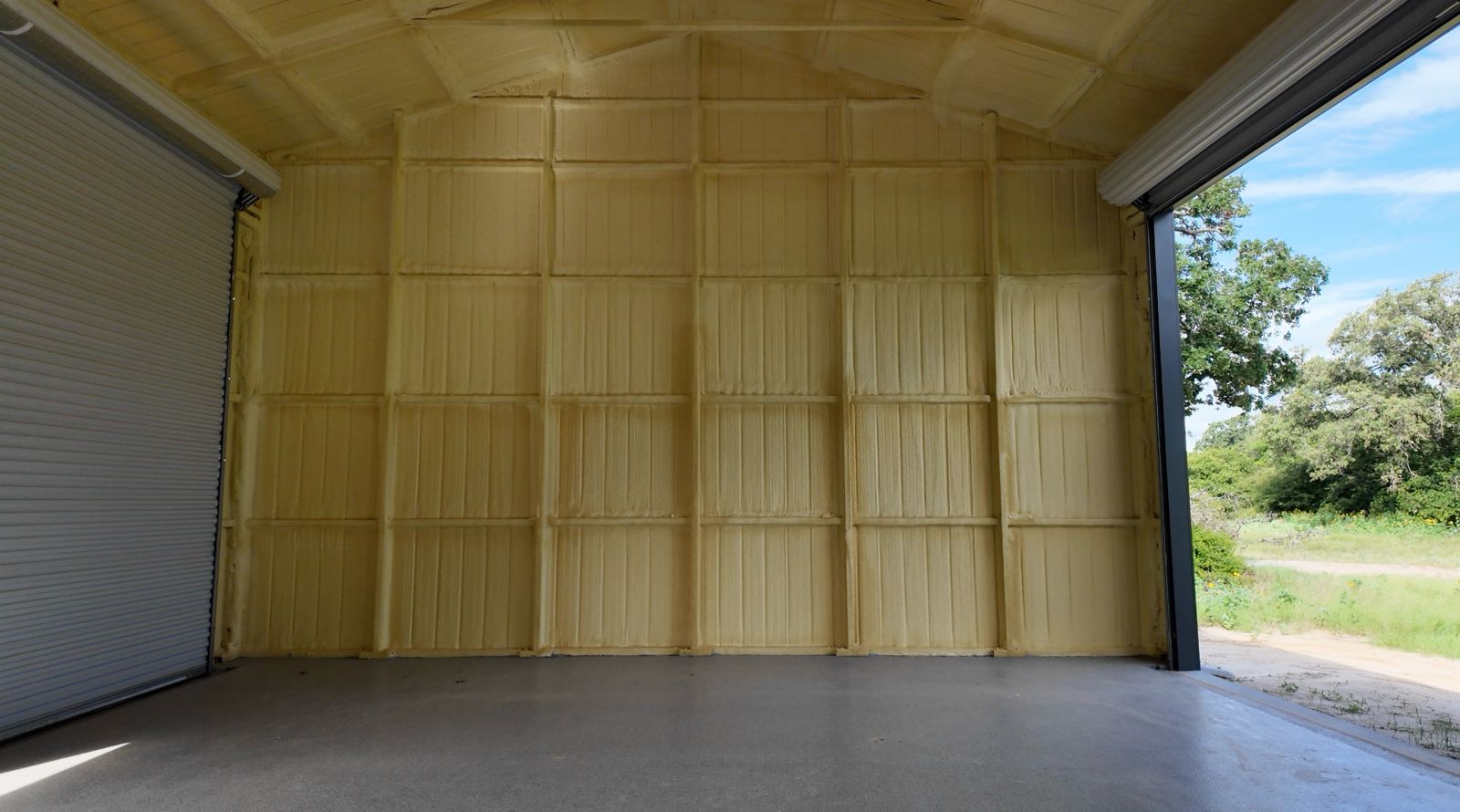 30x75 Tubular Metal Building with Dual Lean-tos in Marquez, TX. 30x75 Tubular Metal Building with Dual Lean-tos in Marquez, TX.