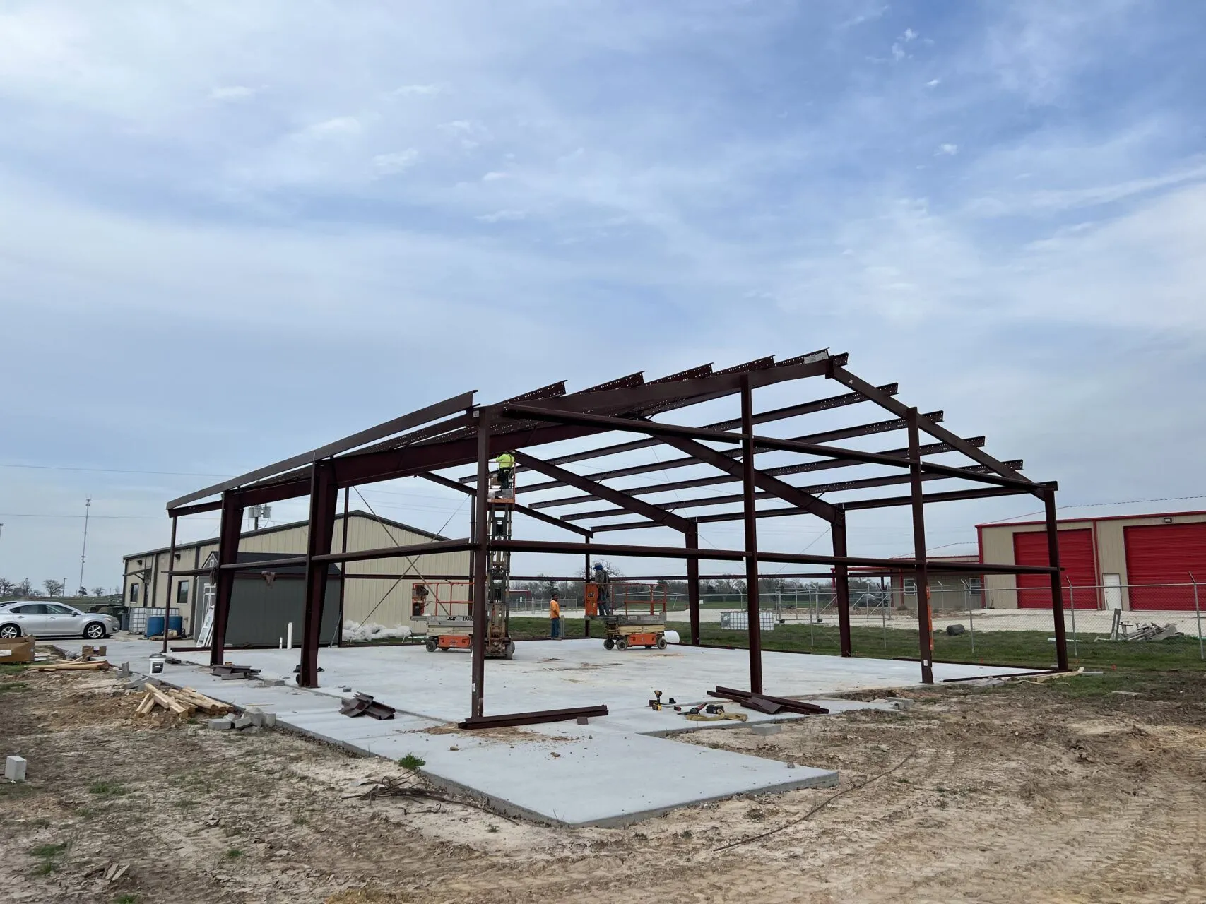 50×60 Bolt Up Red Iron Steel Building