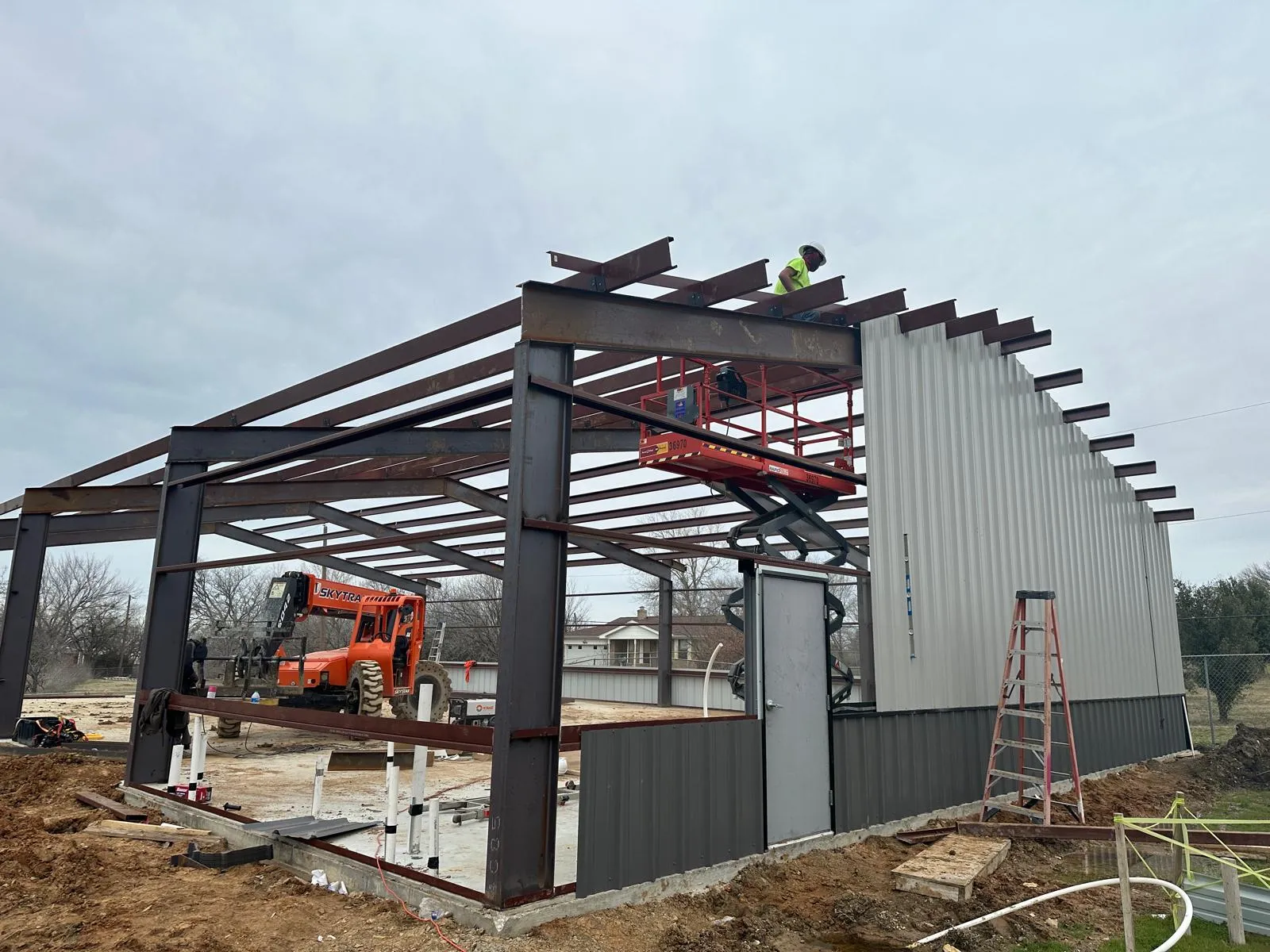 50×80 Weld Up Red Iron Steel Building