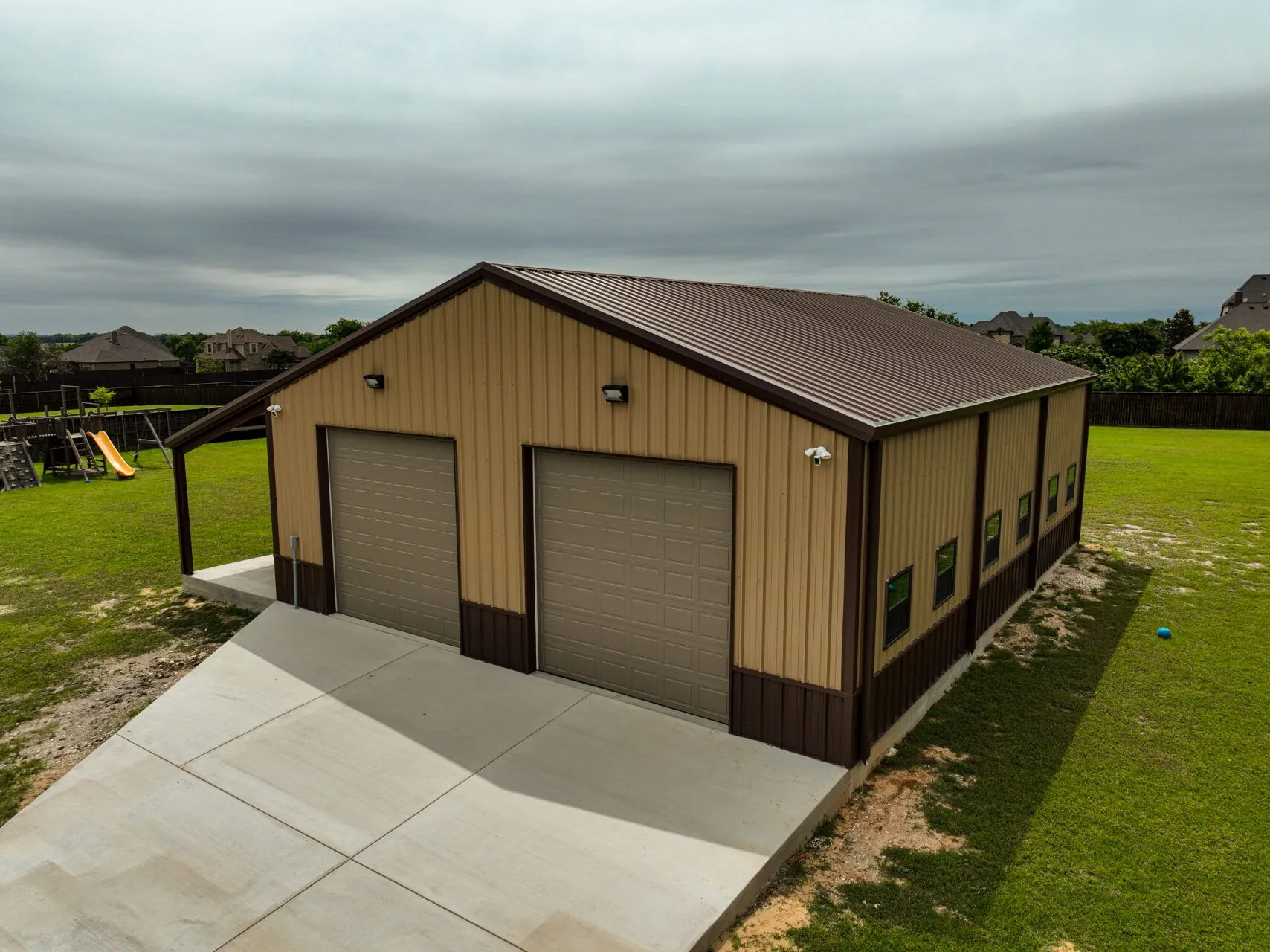 40x50 Detached Workshop Garage with Porch in Midlothian, TX. 40x50 Detached Workshop Garage with Porch in Midlothian, TX.