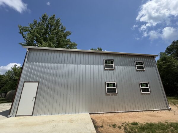 30x40 Galvalume Metal Workshop in Carthage, TX.