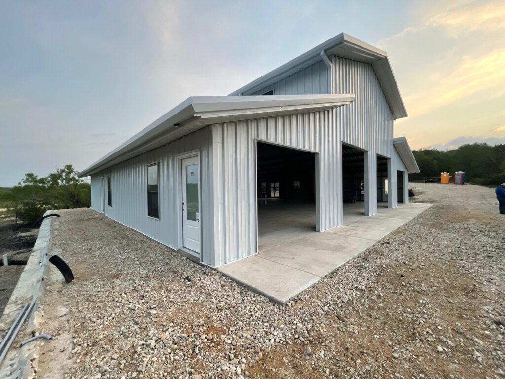 60x55 Texas Modern Barn Building in Seguin, TX.