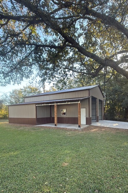 30x40 Metal Garage with Cedar Lean-to Posts in Weatherford, TX. 30x40 Metal Garage with Cedar Lean-to Posts in Weatherford, TX.