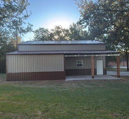 30x40 Metal Garage with Cedar Lean-to Posts in Weatherford, TX. 30x40 Metal Garage with Cedar Lean-to Posts in Weatherford, TX.